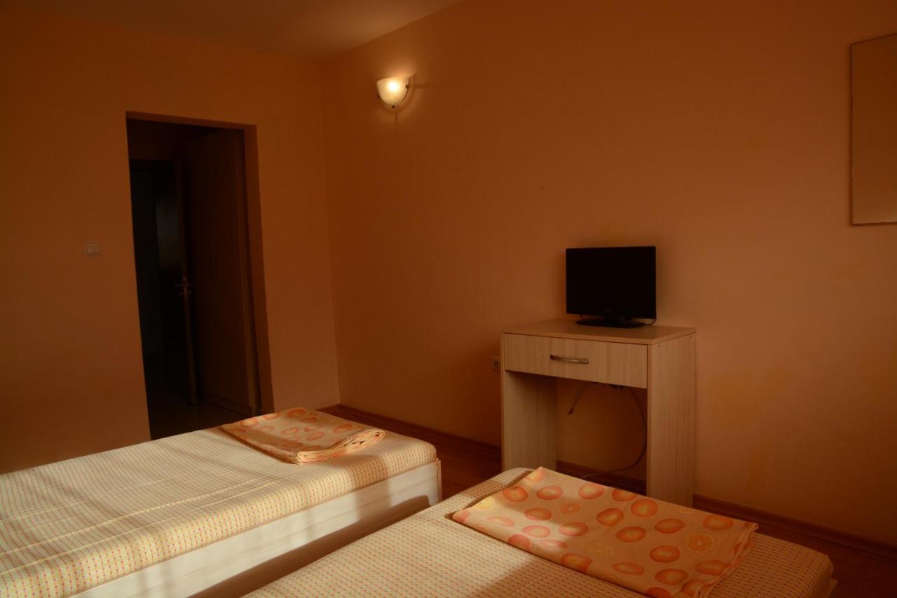 Neva Beach Apartamento Kiten Exterior foto